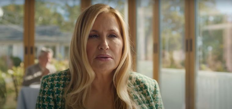 Jennifer Coolidge brilla en un elenco que mezcla misterio con actuaciones de primer nivel. Jennifer Coolidge brilla en un elenco que mezcla misterio con actuaciones de primer nivel.
