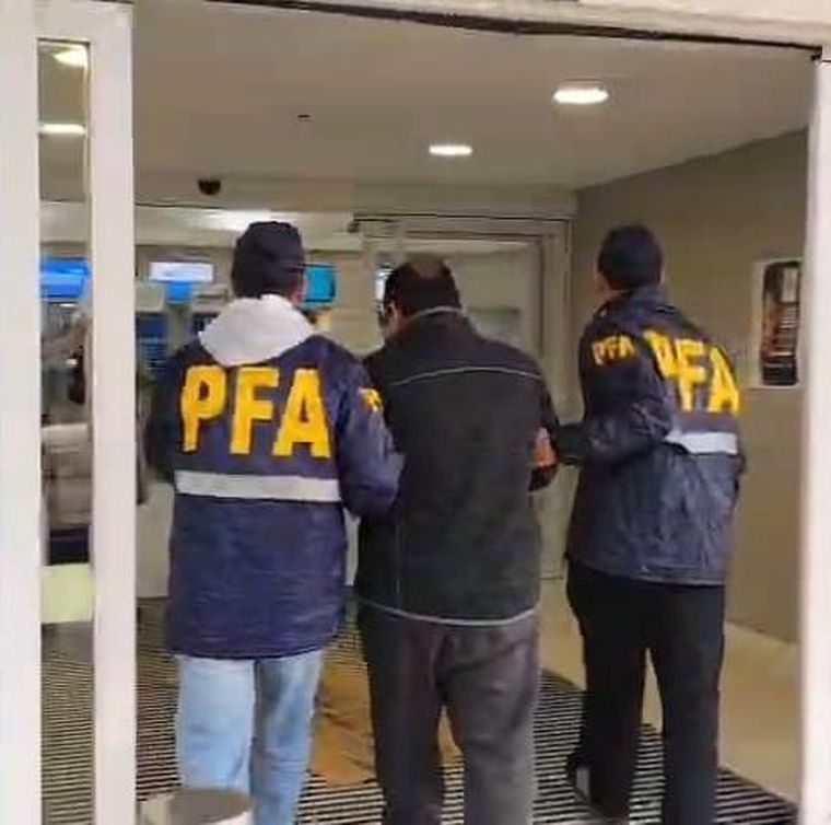 PERUANO DETENIDO (3)