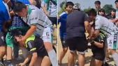 Escándalo en Bahía Blanca: una árbitra fue agredida en un partido amateur. Foto: captura de video. Escándalo en Bahía Blanca: una árbitra fue agredida en un partido amateur. Foto: captura de video.