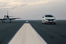 Nissan Leaf v L-39 Albatros