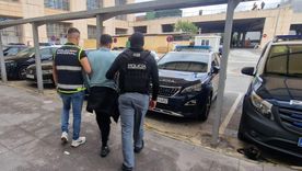La Policía española difundió esta imagen del supuesto criminal tras ser detenido. La Policía española difundió esta imagen del supuesto criminal tras ser detenido.