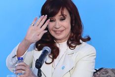 La vicepresidenta le dedicó un tuit al ministro Caputo. Foto: EFE