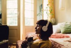 Disfrutá de la mejor música católica. Disfrutá de la mejor música católica.