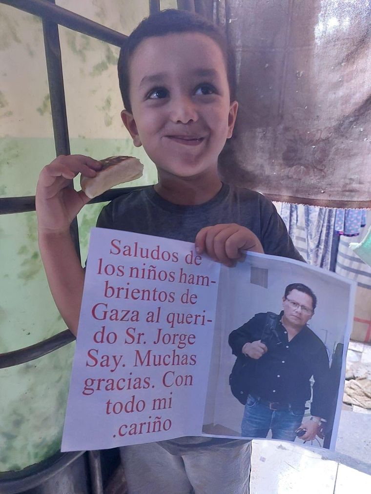 Saray cuenta que con su ayuda logró alimentar a cientos de niños y adultos.