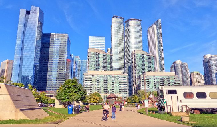 El Mundial 2026 también tendrá en Canadá una experiencia marcada por ciudades modernas y buena conectividad. El Mundial 2026 también tendrá en Canadá una experiencia marcada por ciudades modernas y buena conectividad.
