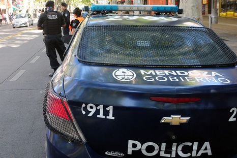 La policía encontró al conductor del auto en una finca. Foto ilustrativa Foto: ALF PONCE / MDZ