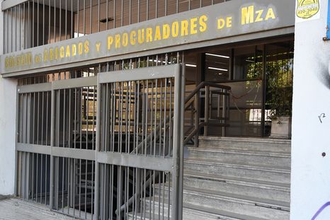 Una elección de abogados (y algo más) Una elección de abogados (y algo más)