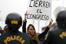 ¿igual que en chile?: crece en peru la necesidad de una nueva constitucion