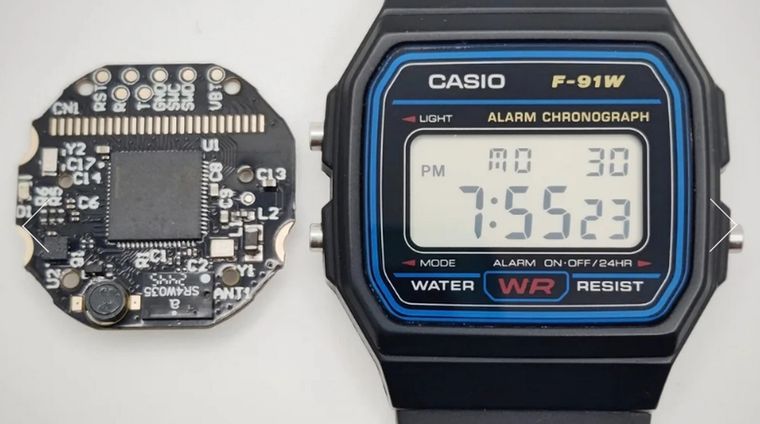 La startup Ollee Watch One desarroll&oacute; una placa base que moderniza el cl&aacute;sico reloj, convirti&eacute;ndolo en un dispositivo con funciones de smartwatch.