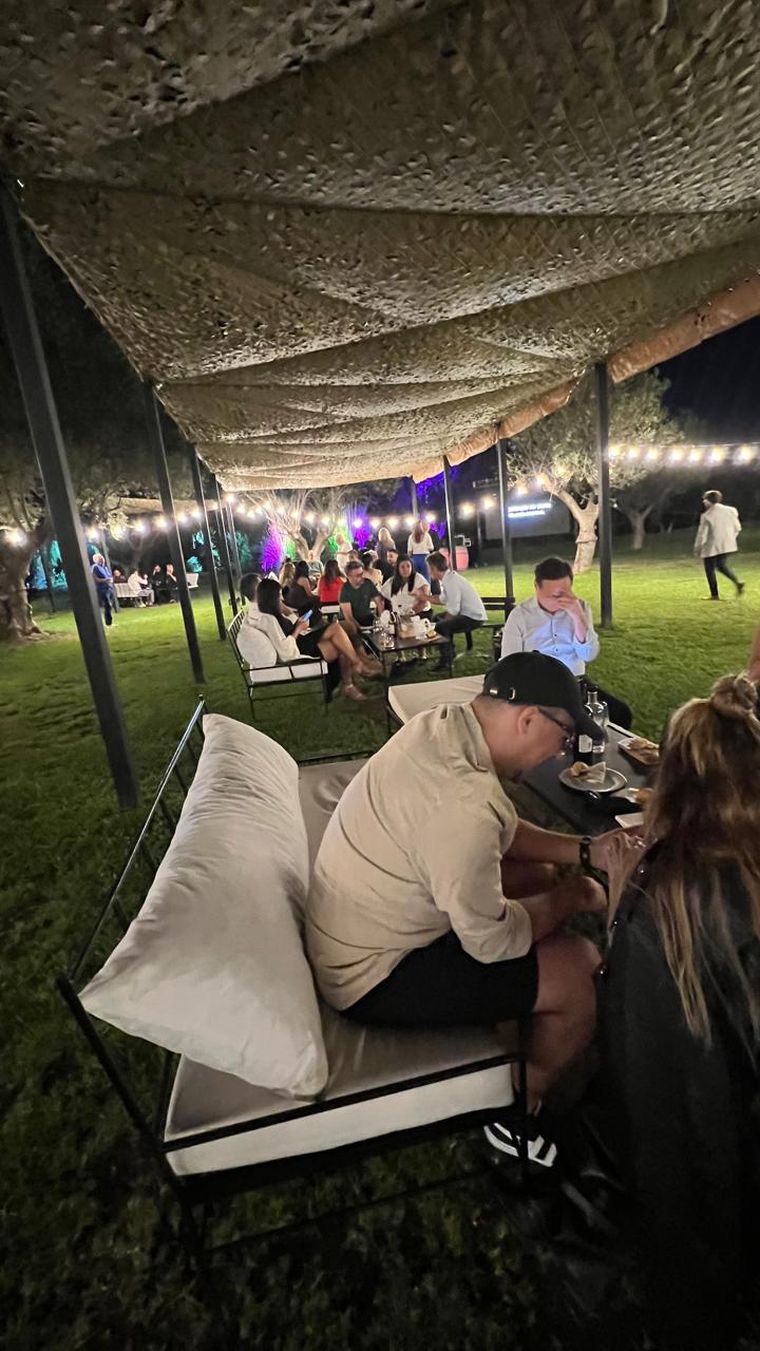 El encuentro fue realizado en los jardines del restaurante Estación 83, en Bodega Trapiche. 