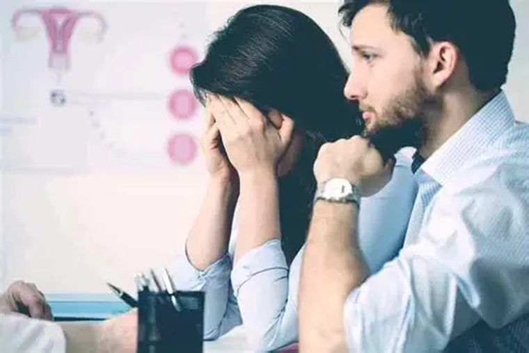 El espacio terapéutico debe aportar un marco para que cada uno pueda expresar lo que siente sin miedo al desborde. El espacio terapéutico debe aportar un marco para que cada uno pueda expresar lo que siente sin miedo al desborde.