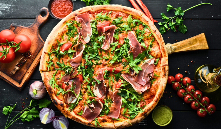 Pizza de rúcula y prosciutto: receta clásica con un toque moderno Foto: Shutterstock