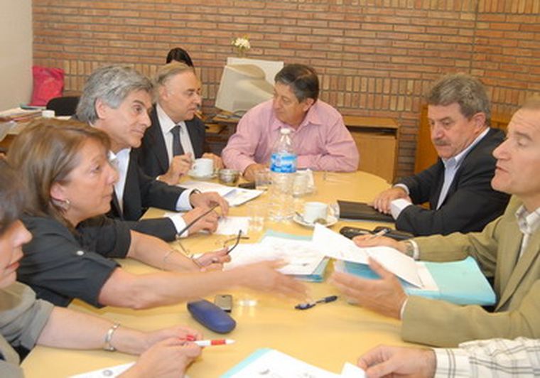 Los legisldores acordaron incluir el programa en el Presupuesto 2011.