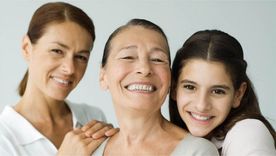 Con algunas excepciones, para bien o para mal, solemos aparentar más o menos la edad que tenemos. Foto: GETTY IMAGES