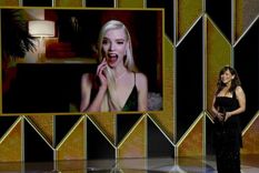 Anya Taylor-Joy, de 24 años, ganó su primer Globo de Oro por su interpretación en Queens Gambit. Foto: GETTY IMAGES