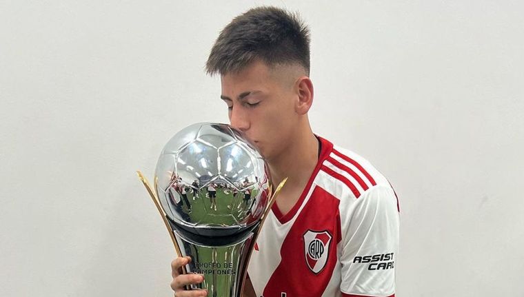 Se supo hasta cuándo se quedará Echeverri en River. Foto: Instagram @claudioecheverri_