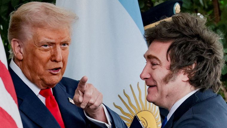 Trump le dio un espaldarazo político a Milei durante una reunión en la Casa Blanca el 14 de octubre.