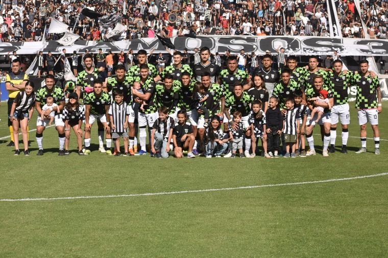 Pese al flojo nivel del arbitraje, GImnasia está en cuartos del Reducido. Foto: Prensa Gimnasia