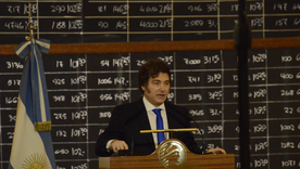 Javier Milei ratificó frente a empresarios en la Bolsa de Comercio que vetará todos los proyectos sancionados por el Senado el jueves pasado. Javier Milei ratificó frente a empresarios en la Bolsa de Comercio que vetará todos los proyectos sancionados por el Senado el jueves pasado.