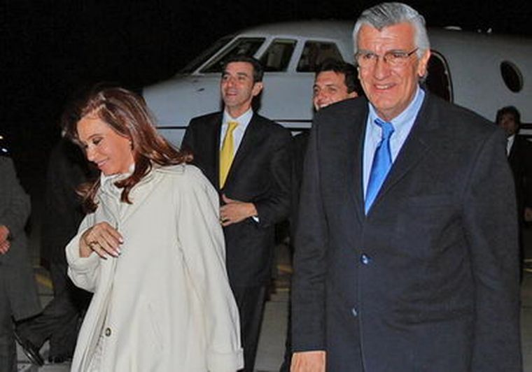 La presidenta, Cristina Fernández arribó al Aeropuerto Sarmiento, de San Juan en las primeras horas de ésta madrugada. Foto: Télam