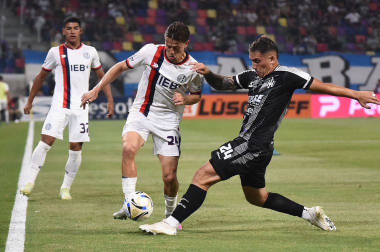 Central Córdoba y San Lorenzo ya juegan por los octavos de final del Clausura.