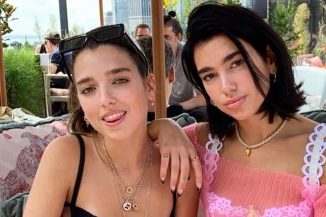 Foto: https://www.mdzol.com/espectaculos/2022/3/8/rina-lipa-asi-triunfa-la-joven-bella-hermana-de-dua-lipa-226806.html
