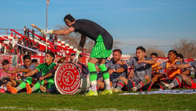 el festejo viral de huracan las heras que sigue recorriendo las redes sociales