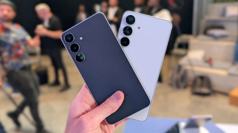 El Samsung Galaxy S25 FE fue presentado como un equipo con pantalla Dynamic AMOLED 2X, batería de 4.900 mAh y funciones de Galaxy AI. El Samsung Galaxy S25 FE fue presentado como un equipo con pantalla Dynamic AMOLED 2X, batería de 4.900 mAh y funciones de Galaxy AI.