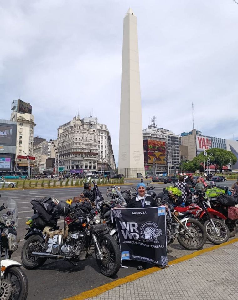 La comunidad motera de Mendoza estuvo presente en el Obelisco durante este recorrido de WRWR 2026. La comunidad motera de Mendoza estuvo presente en el Obelisco durante este recorrido de WRWR 2026.