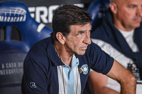 Sufre Costas: Racing desistió de contratar a una figura del fútbol argentino.