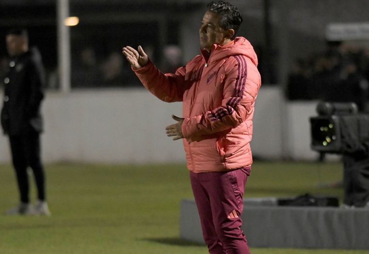 El Muñeco se mostró frustrado durante el encuentro y no quiso hablar luego. Foto: Fotobaires