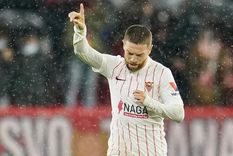 El Papu abrió la cuenta en el Sánchez Pizjuán Foto: Sevilla FC El Papu abrió la cuenta en el Sánchez Pizjuán Foto: Sevilla FC