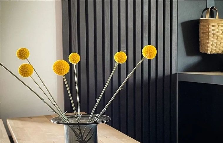 Los listones de madera, nuevos aliados de la decoración. Foto: Instagram @deco.dudas