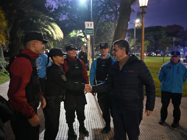Jorge Macri presentó los nuevos chalecos antibalas de la Policía de la Ciudad. 