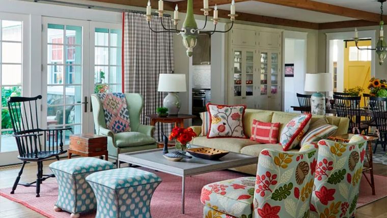 Empezar con tres tonos permite establecer una base cohesiva que influya en los elementos principales de la habitación. Foto: Elizabeth Drake Interiors, Foto de Werener Straube