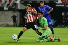 Estudiantes perdió contra la U de Chile en el Estadio UNO. Foto: Fotobaires