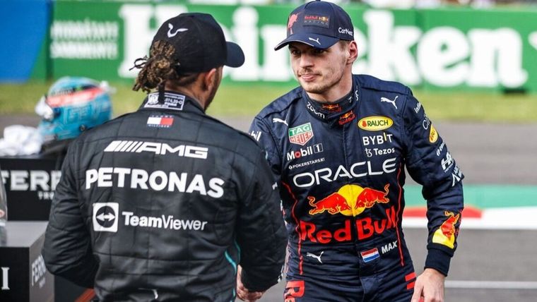 Max Verstappen y Lewis Hamilton Foto: EFE