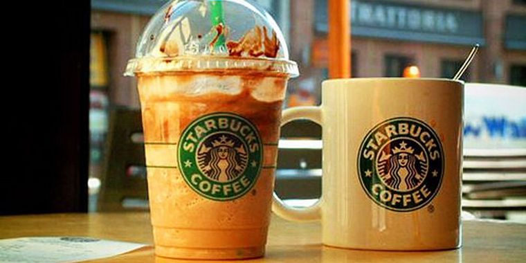 Envases originales de Starbucks.