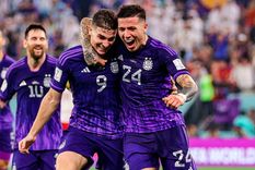 Julián Álvarez y Enzo Fernández, festejando el segundo gol de la Argentina a Polonia en Qatar 2022. Julián Álvarez y Enzo Fernández, festejando el segundo gol de la Argentina a Polonia en Qatar 2022.