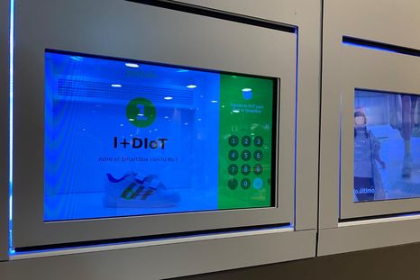 La tecnología de I+DIoT Lab permite que las tiendas físicas funcionen como centros de recolección de datos en tiempo real. La tecnología de I+DIoT Lab permite que las tiendas físicas funcionen como centros de recolección de datos en tiempo real.