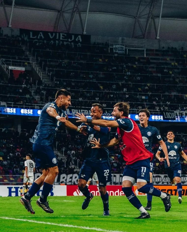 Uno de los jugadores más queridos en el club del Parque publicó sus sensaciones tras la derrota con el Rojo.