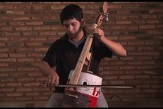 descubri esta orquesta de instrumentos hechos con descartes