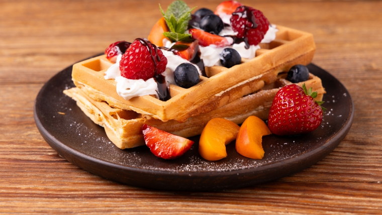 La receta original de waffles aparece en libros europeos del siglo XIV. La receta original de waffles aparece en libros europeos del siglo XIV.