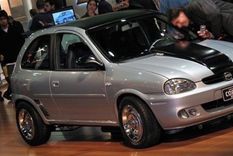 conoce este chevrolet corsa con motor v8 de casi 500 hp