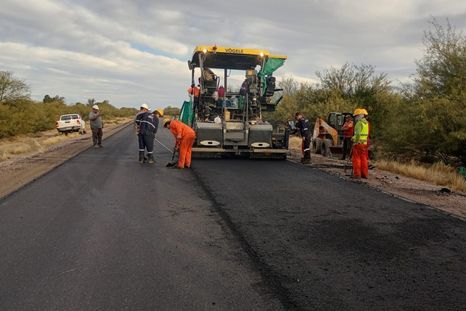 Obras de Cartellone en la ruta 153. Obras de Cartellone en la ruta 153.