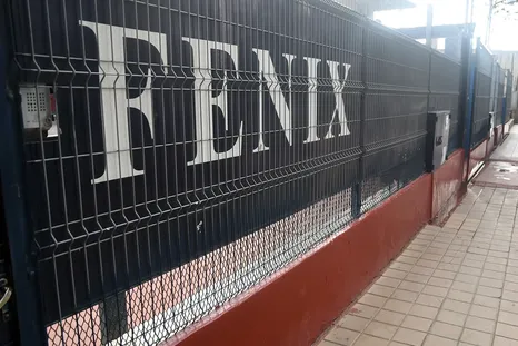 Activaron el protocolo de seguridad en la Escuela Fenix de Guaymallén, tras el caso de un alumno que assistió con un arma blanca. Activaron el protocolo de seguridad en la Escuela Fenix de Guaymallén, tras el caso de un alumno que assistió con un arma blanca.