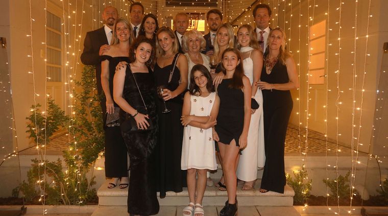 Una imagen de la familia Arizu, anfitriona de la celebración. No te pierdas la galería de fotos, al final de la nota. Foto: Gentileza