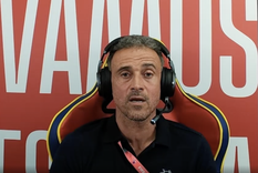 Luis Enrique se equivocó al decir que Costa Rica era un país de Sudamérica y Calvo, defensor tico, no lo perdonó.