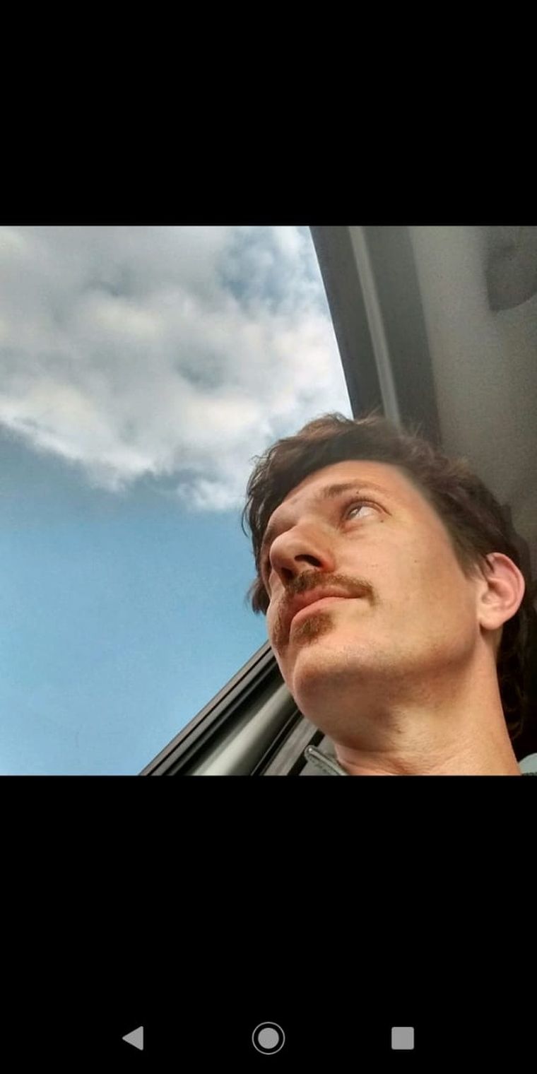 Viernes de letras por Peter Cubillos.