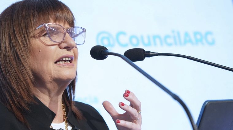 Patricia Bullrich y su tenso cruce con Pablo Moyano, luego de que este amenazara con movilizaciones si gana la derecha Foto: NA